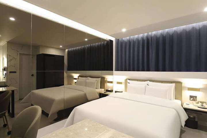 Room 15 of 109