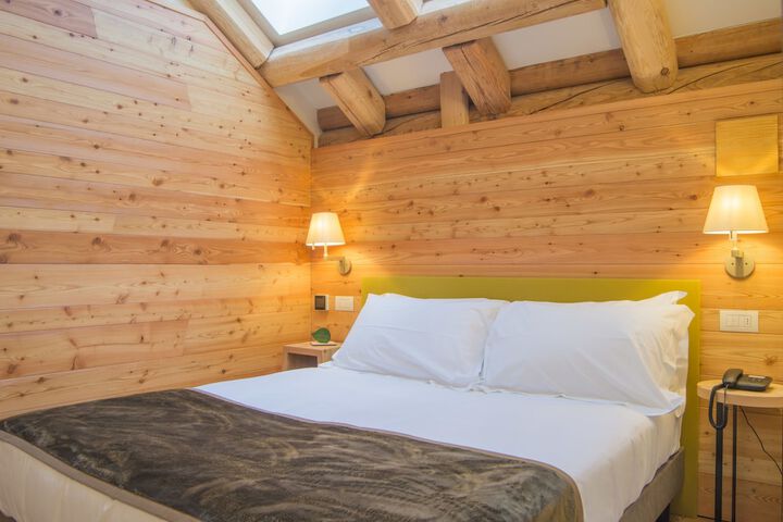 Room 9 of 47