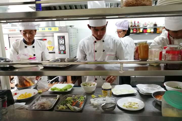 Dining 29 of 54