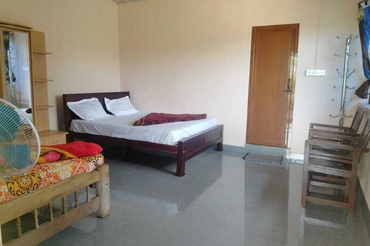 Room 2 of 8
