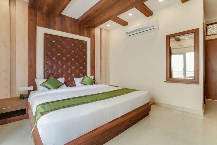 Room 14 of 40