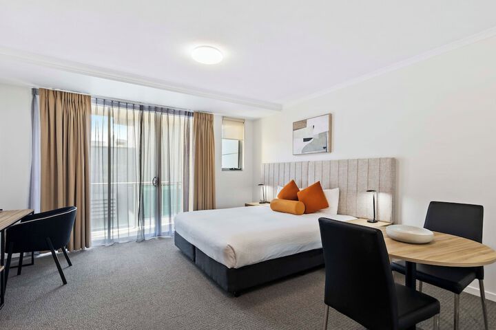 Room 4 of 20