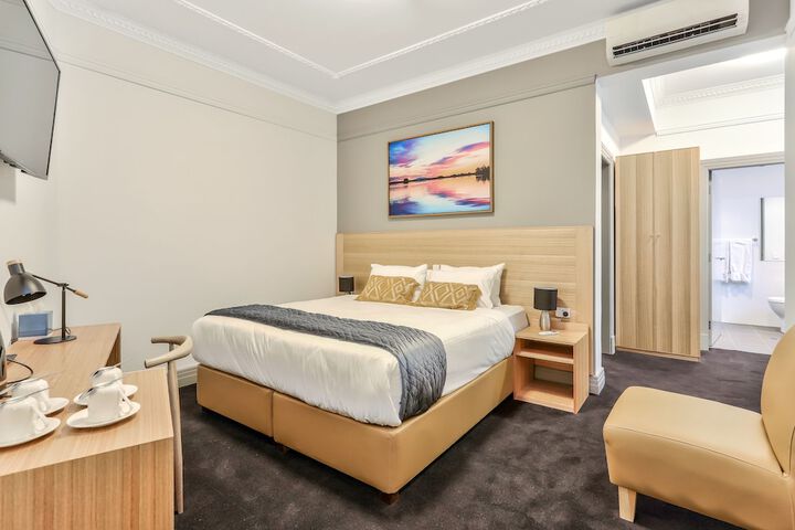 Room 13 of 40