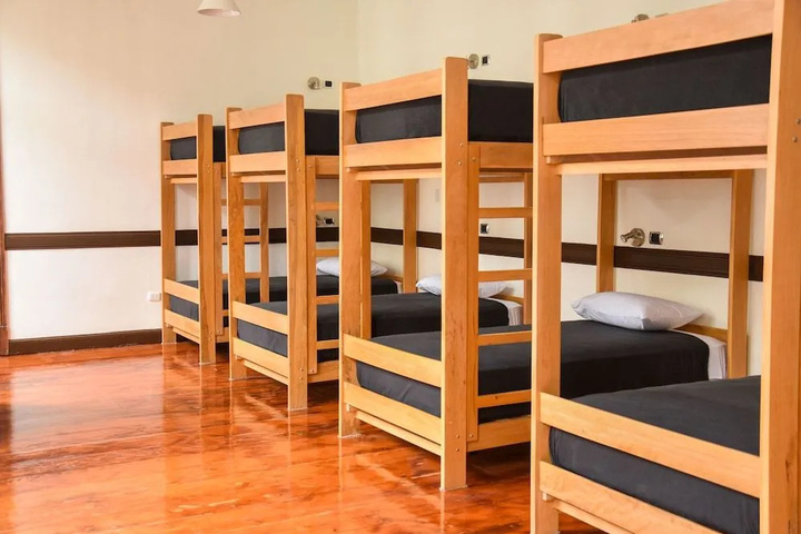 Room 4 of 12