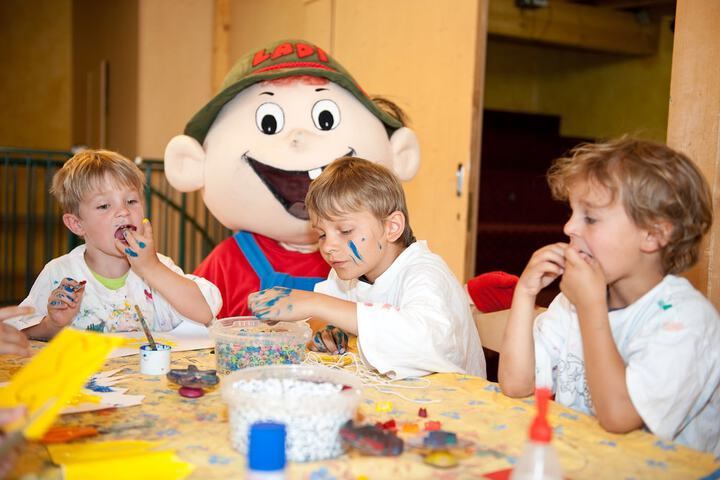 Childrens Activities 76 of 98