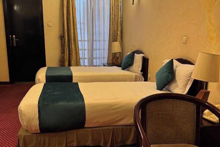 Room 8 of 25