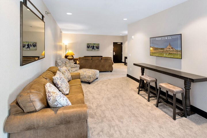 Room 32 of 59