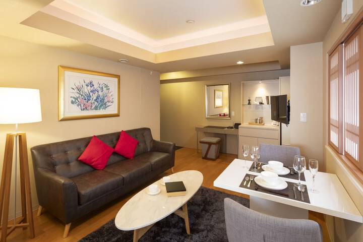 Room 10 of 32