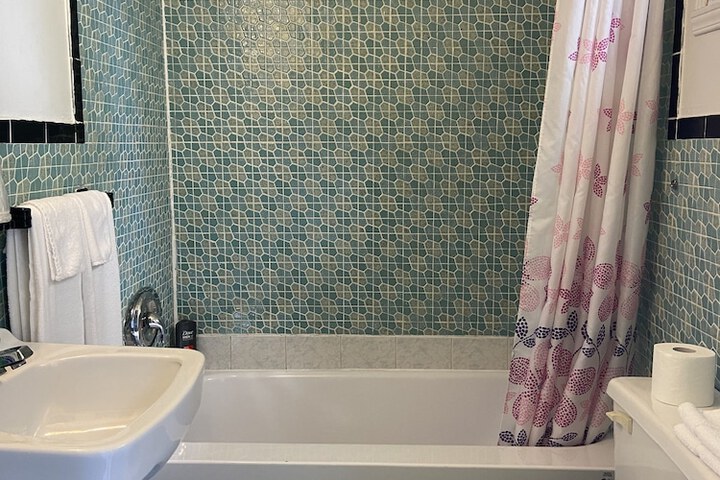 Room 20 of 35
