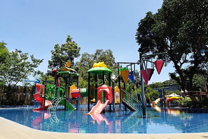 Pool Hotel