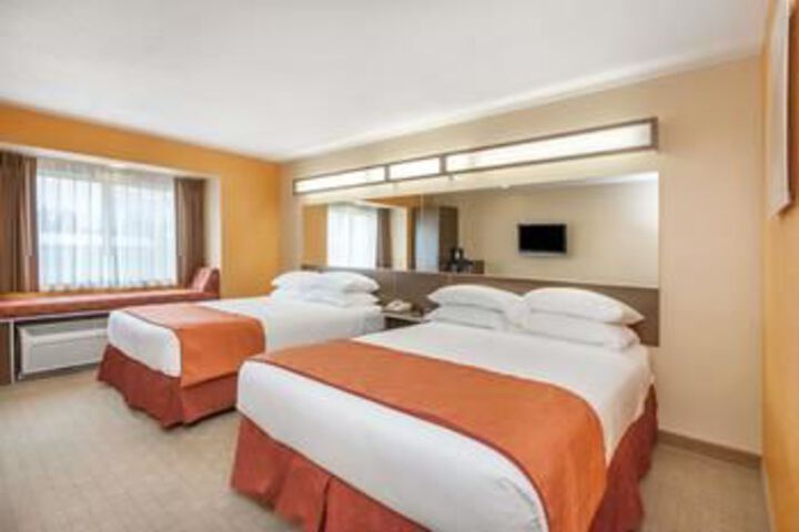 Room 8 of 18