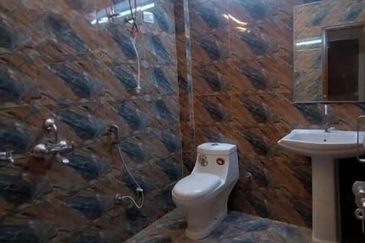 Room 15 of 21