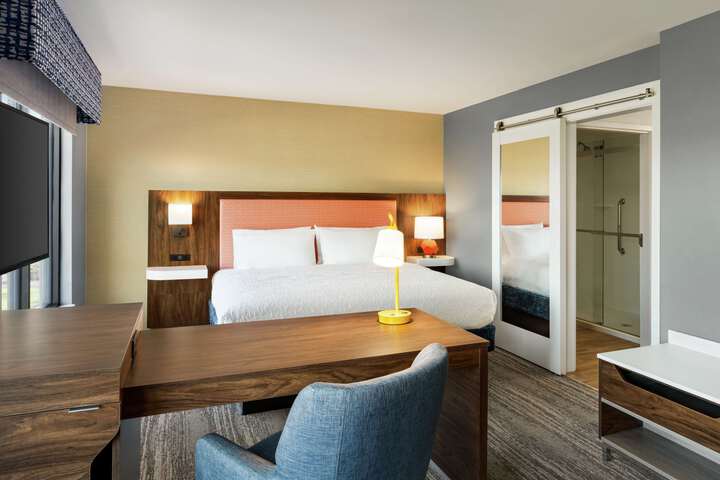 Room 5 of 204