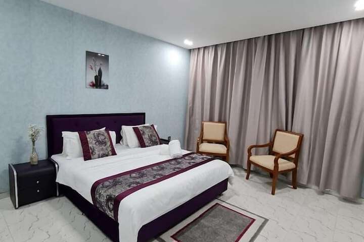 Room 7 of 25