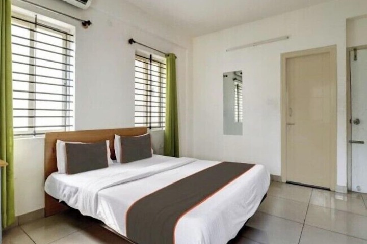 Room 4 of 5