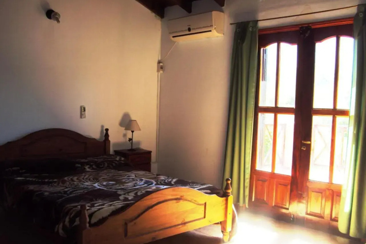 Room 2 of 10