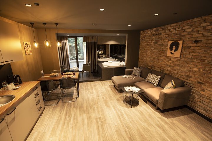 Room 44 of 130