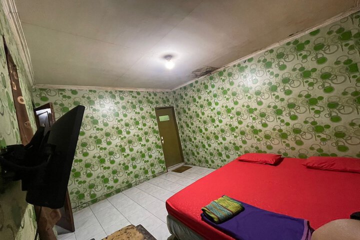 Room 8 of 10