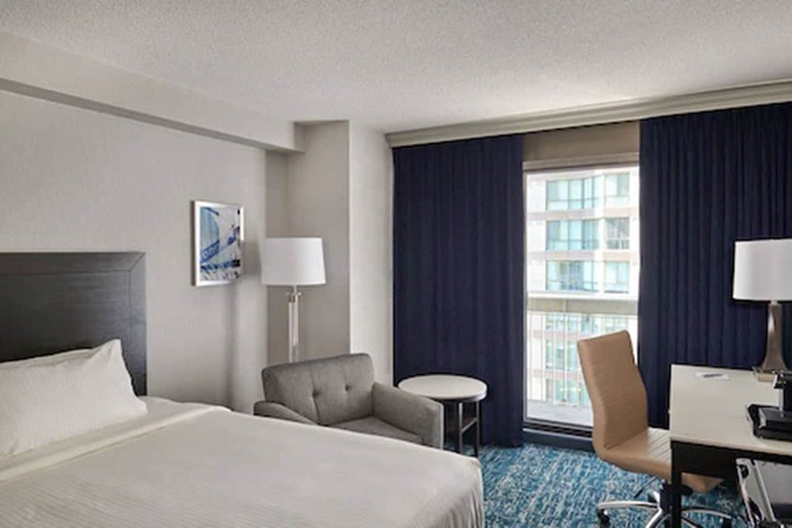 Room 25 of 68