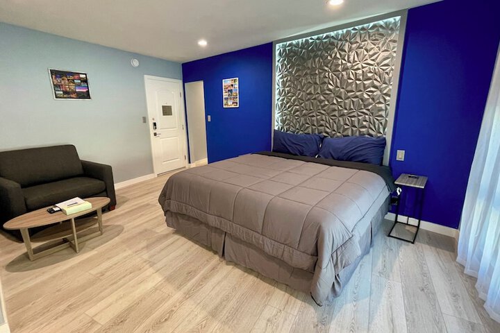 Room 5 of 89