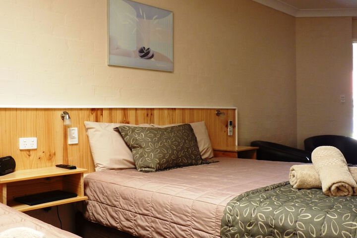 Room 8 of 32