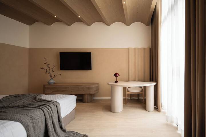 Room 27 of 52