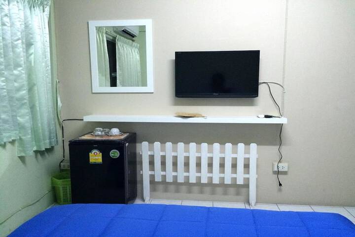 Room 5 of 28
