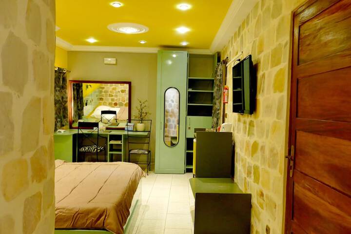 Room 19 of 31