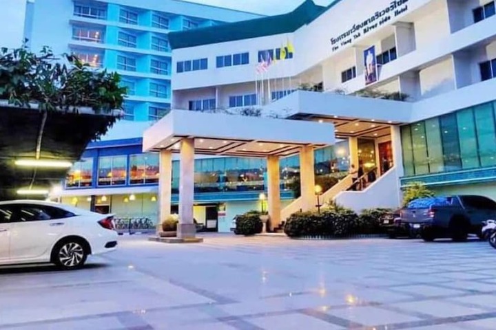 The Viangtak Riverside Hotel