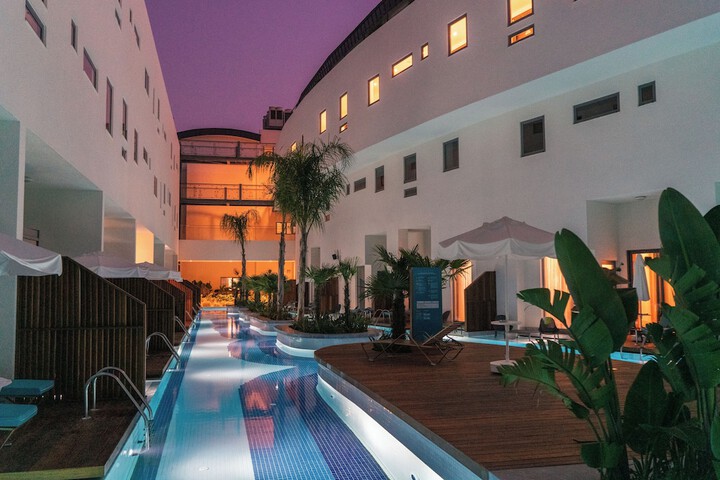 Pool 123 of 251
