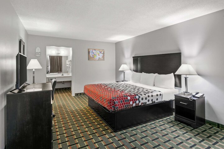 Exterior King Bed (1 of 21)