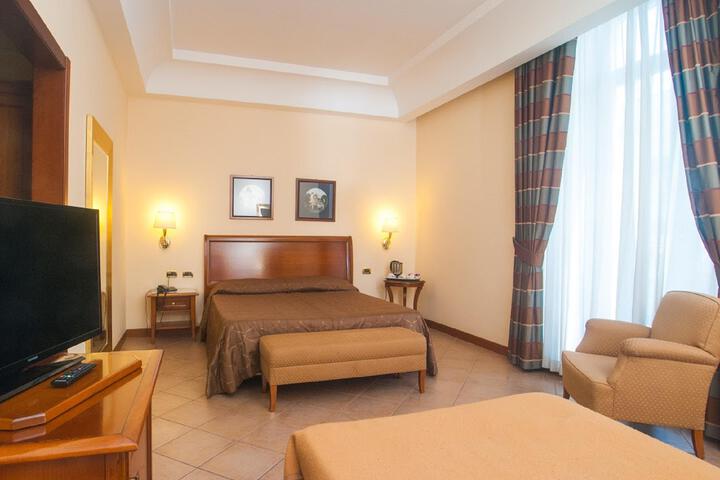 Room 42 of 46