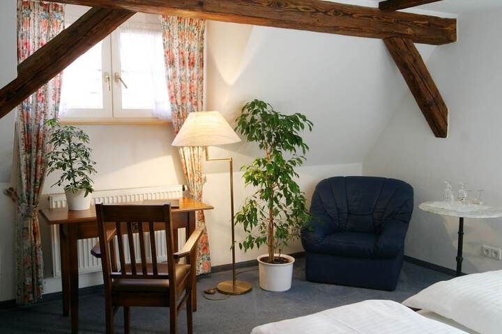 Room 12 of 21