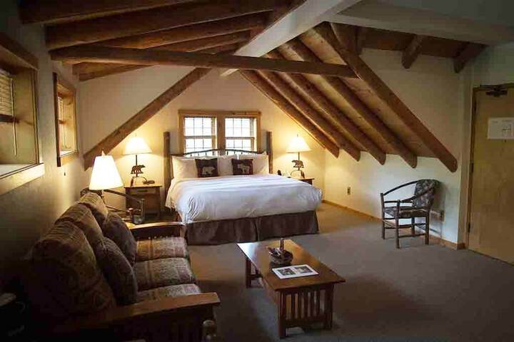 Lodge King Bed (1 of 3)