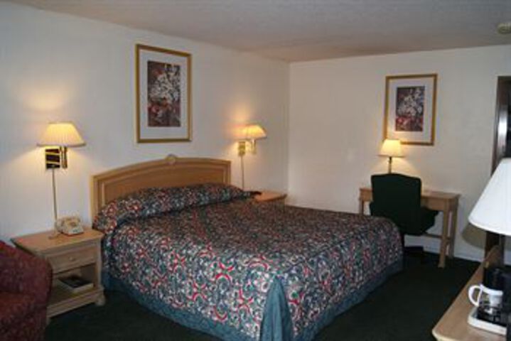Room 5 of 14