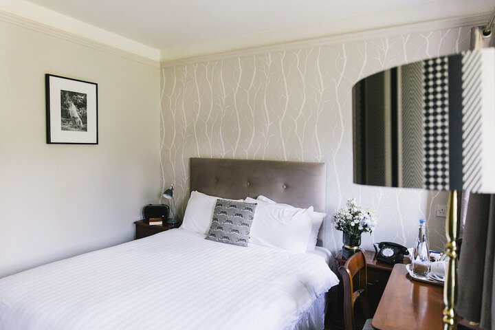 Room 34 of 185
