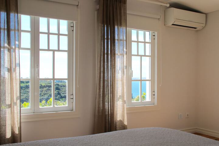 Room 53 of 90