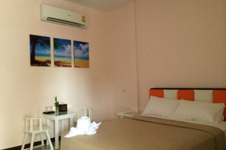 Room 18 of 25