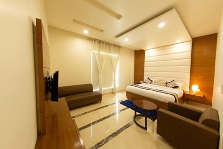 Room 5 of 7