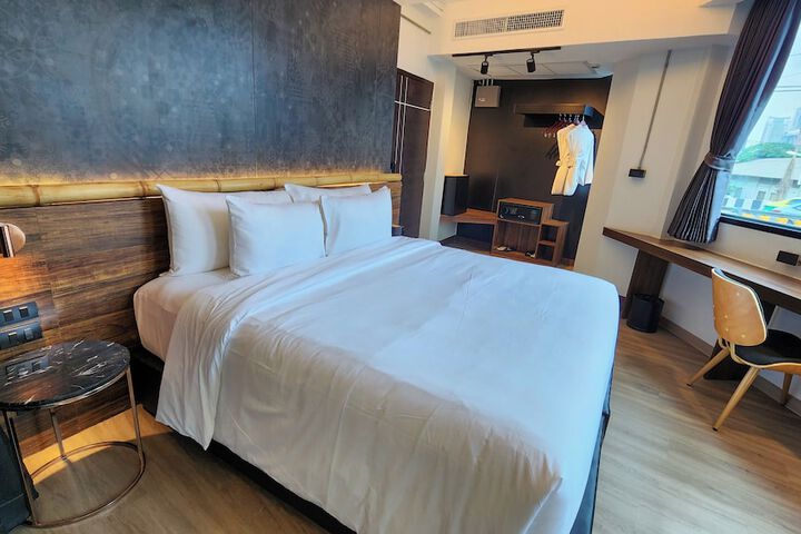 Room 55 of 98