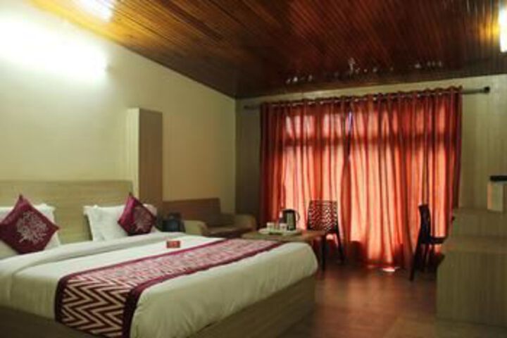 Room 8 of 16