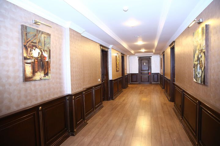 Ballroom/Hall 117 of 122