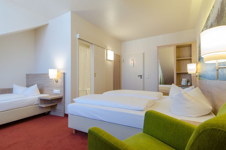 Room 16 of 35