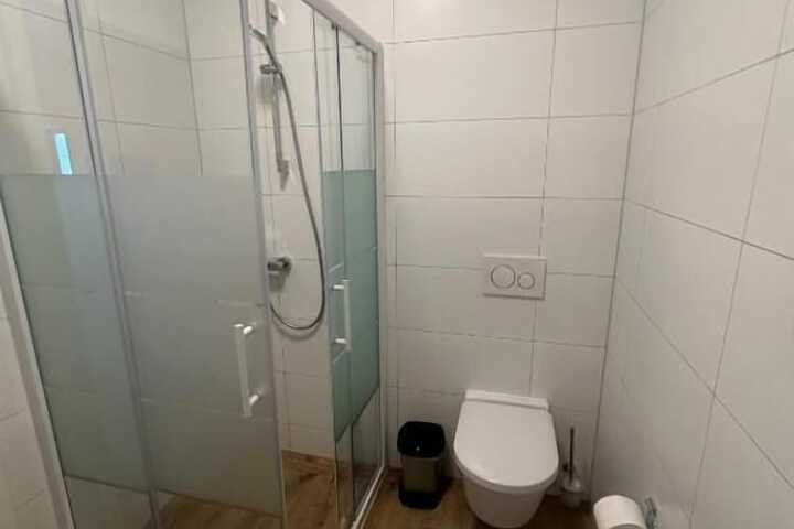 Room 10 of 24