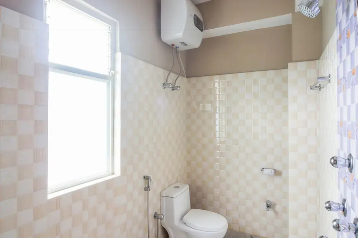 Room 9 of 12