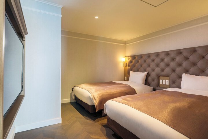 Room 13 of 96