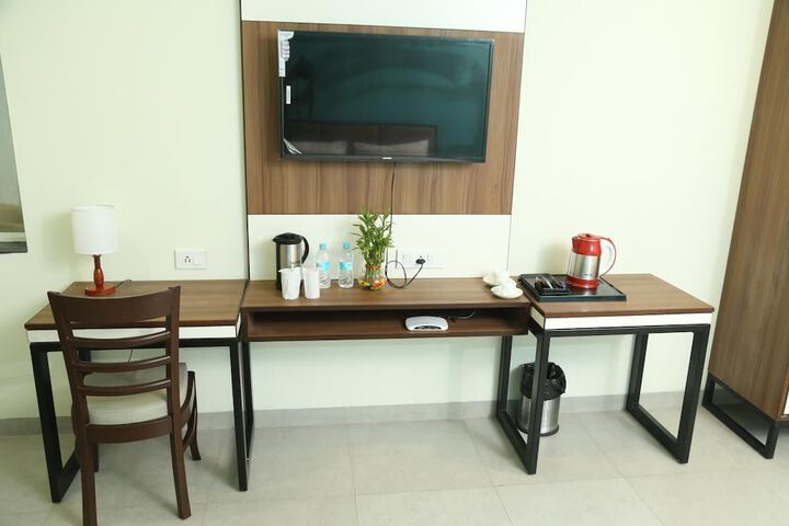 Room 17 of 40