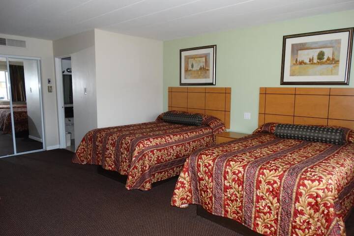 Room 10 of 24