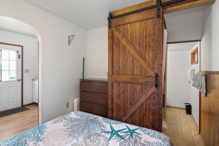 Room 11 of 128