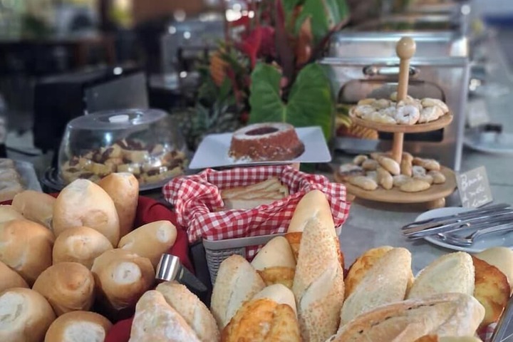 Breakfast/Coffee Service 46 of 78